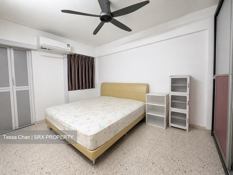 Blk 243 Jurong East Street 24 (Jurong East), HDB 3 Rooms #583577651